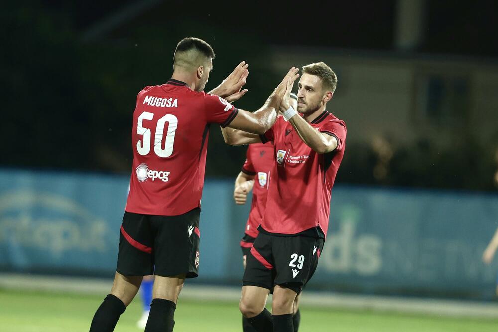 <p>Ulcinjani danas u 9. kolu MeridianBet 1. CFL savladali Jezero 4:1. Dečić igrao neriješeno sa Mornarom (1:1), Bokelj SBBet savladao Mladost Lob.Bet 3:0</p>