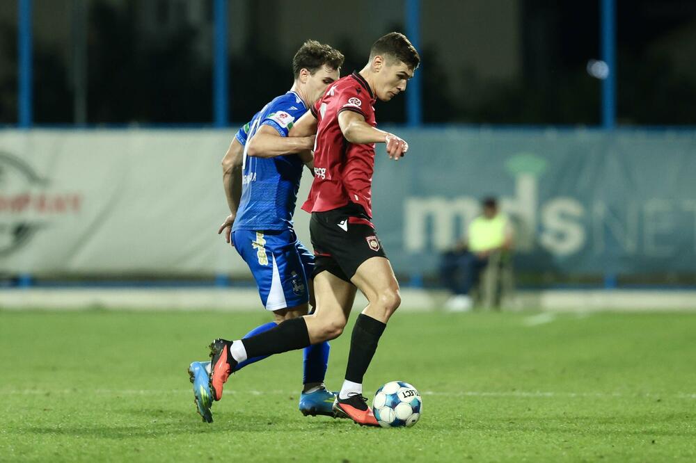 <p>Ulcinjani danas u 9. kolu MeridianBet 1. CFL savladali Jezero 4:1. Dečić igrao neriješeno sa Mornarom (1:1), Bokelj SBBet savladao Mladost Lob.Bet 3:0</p>