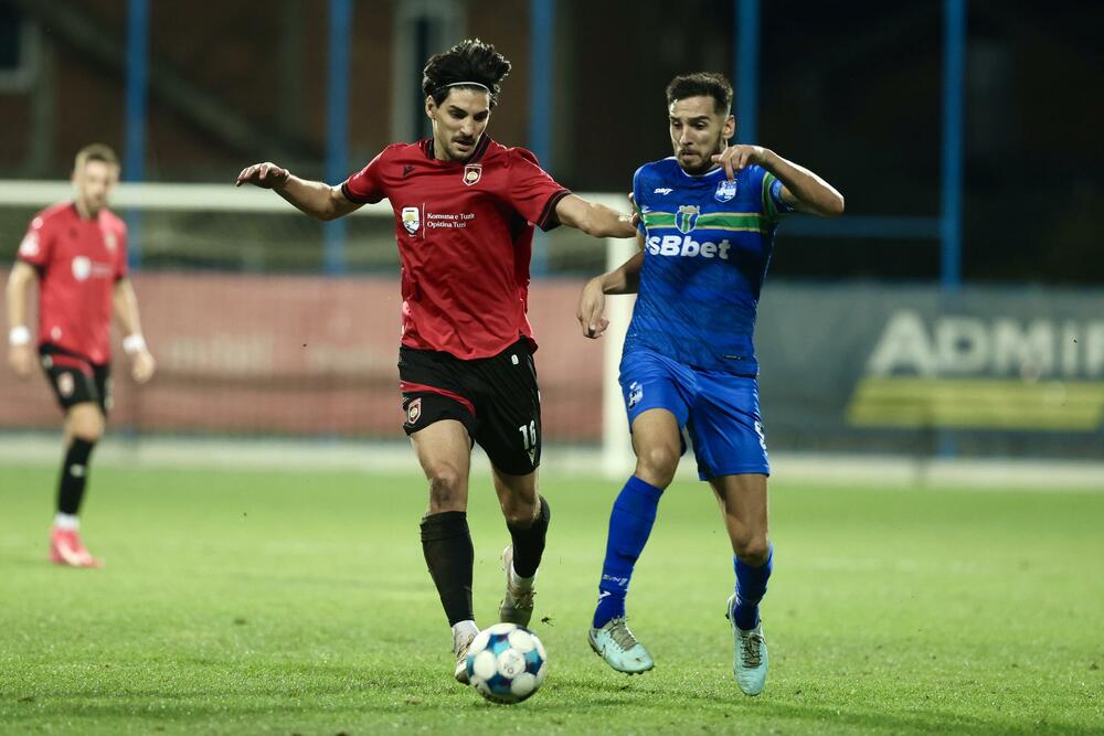 <p>Ulcinjani danas u 9. kolu MeridianBet 1. CFL savladali Jezero 4:1. Dečić igrao neriješeno sa Mornarom (1:1), Bokelj SBBet savladao Mladost Lob.Bet 3:0</p>