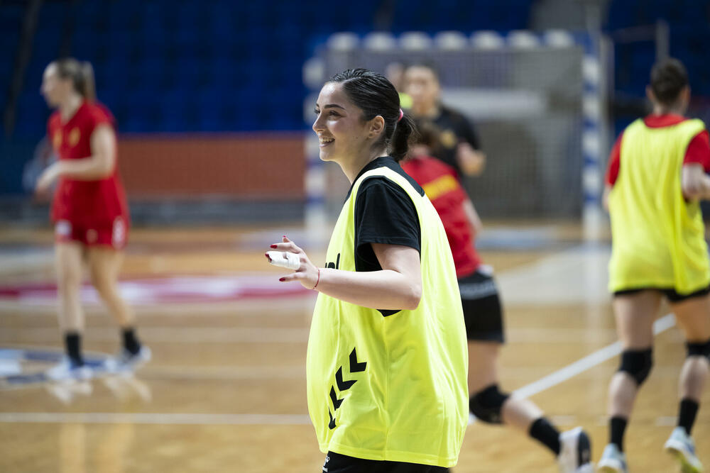 <p>Crnogorske rukometašice počele EHF sedmicu tokom koje će nastupiti na "ex-Yu" turniru u Ohridu - "lavice" se spremaju za EP, a misle i na Olimpijske igre</p>