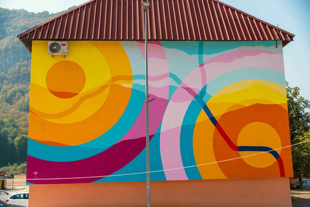 <p>Mural Lab Šavnik 2026 okupio umjetnike iz Crne Gore, regiona i Evrope, a grad sada krasi šest novih murala inspirisanih crnogorskim nasljeđem, prirodom i savremenom umjetnošću</p>