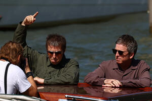 "Oasis: Don&rsquo;t Look Back In Anger": "Praštajte i ne budite pi*de"