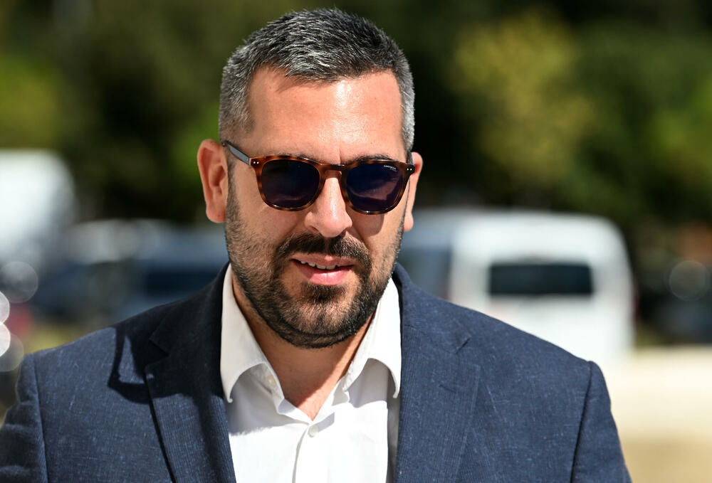 <p>Sastanak se održava u okviru proširene sjednice Upravnog odbora Unije poslodavaca Crne Gore (UPCG), a poslodavci očekuju dodatna objašnjenja predloženih mjera i njihovog uticaja na poslovanje i privredu u cjelini</p>