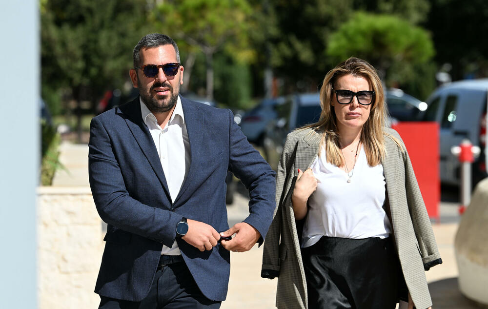<p>Sastanak se održava u okviru proširene sjednice Upravnog odbora Unije poslodavaca Crne Gore (UPCG), a poslodavci očekuju dodatna objašnjenja predloženih mjera i njihovog uticaja na poslovanje i privredu u cjelini</p>