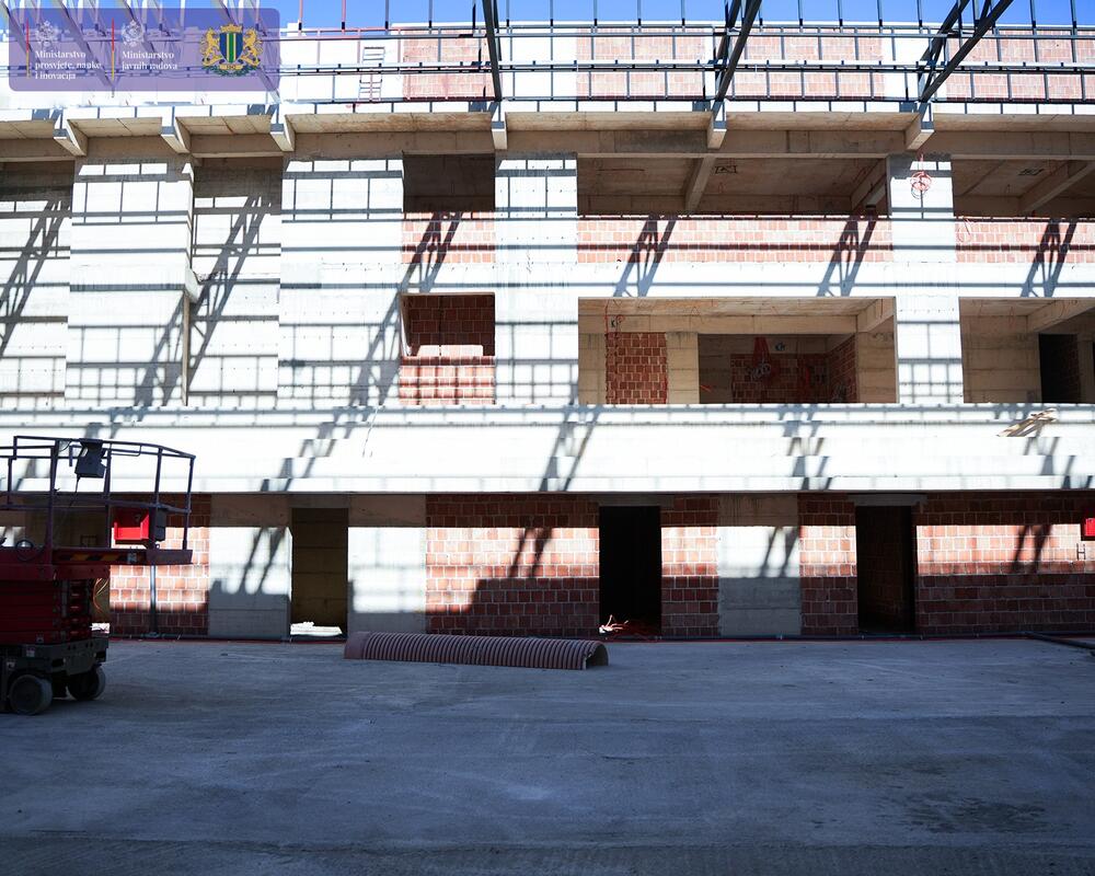 <p>Očekuje se i početak radova na uređenju sportske sale u OŠ &bdquo;Meksiko&ldquo;</p>