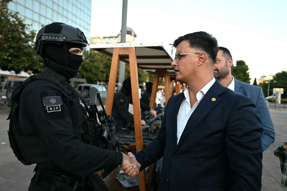 <p>Na događaju građanima predstavljena policijska oprema</p>