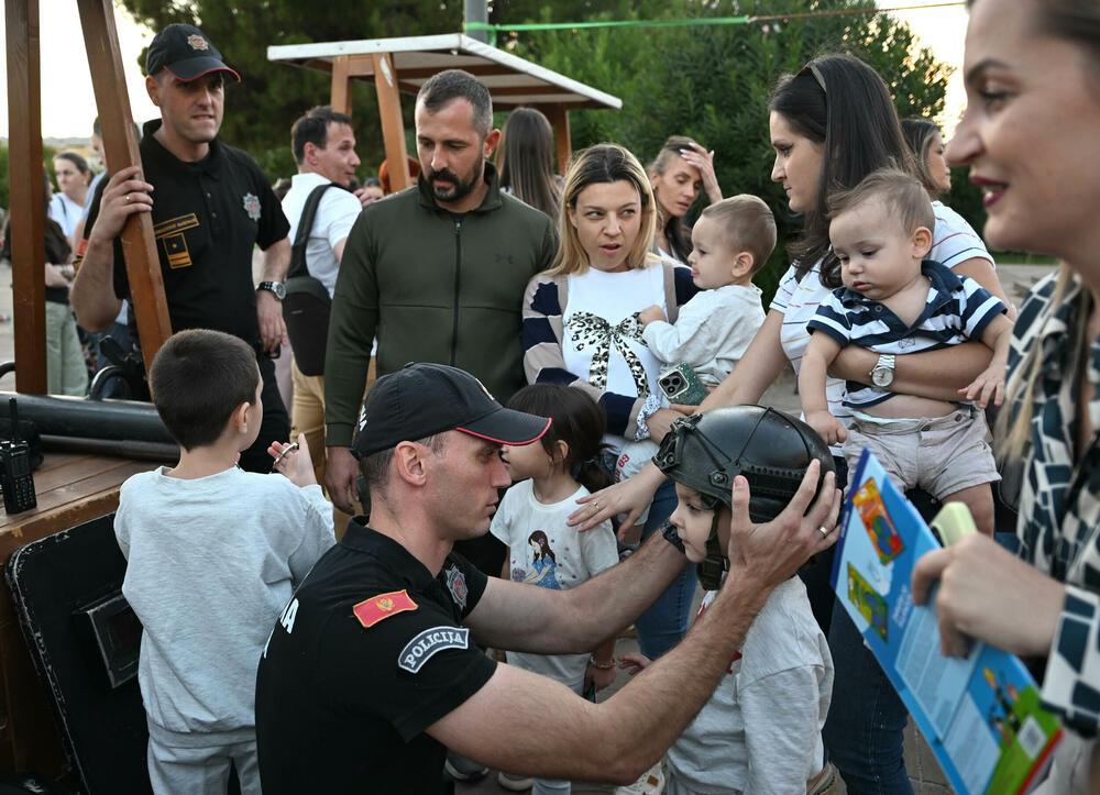 <p>Na događaju građanima predstavljena policijska oprema</p>