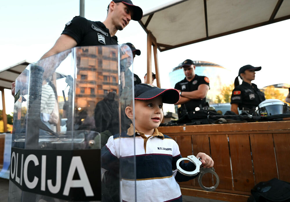 <p>Na događaju građanima predstavljena policijska oprema</p>
