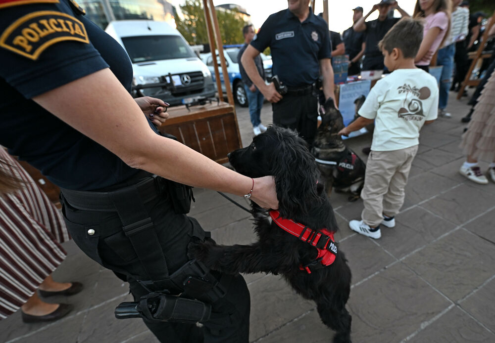 <p>Na događaju građanima predstavljena policijska oprema</p>