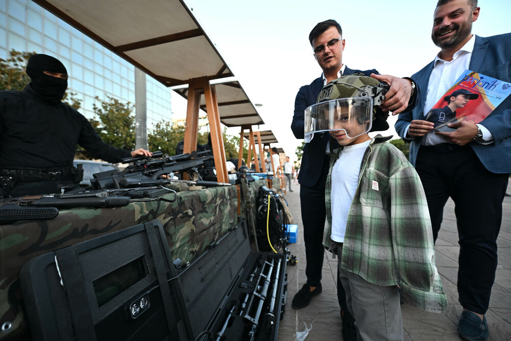 <p>Na događaju građanima predstavljena policijska oprema</p>
