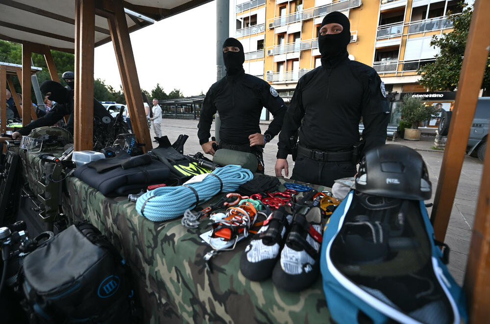 <p>Na događaju građanima predstavljena policijska oprema</p>