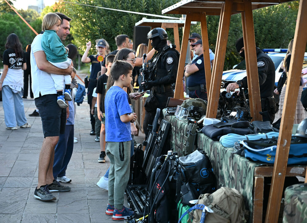 <p>Na događaju građanima predstavljena policijska oprema</p>