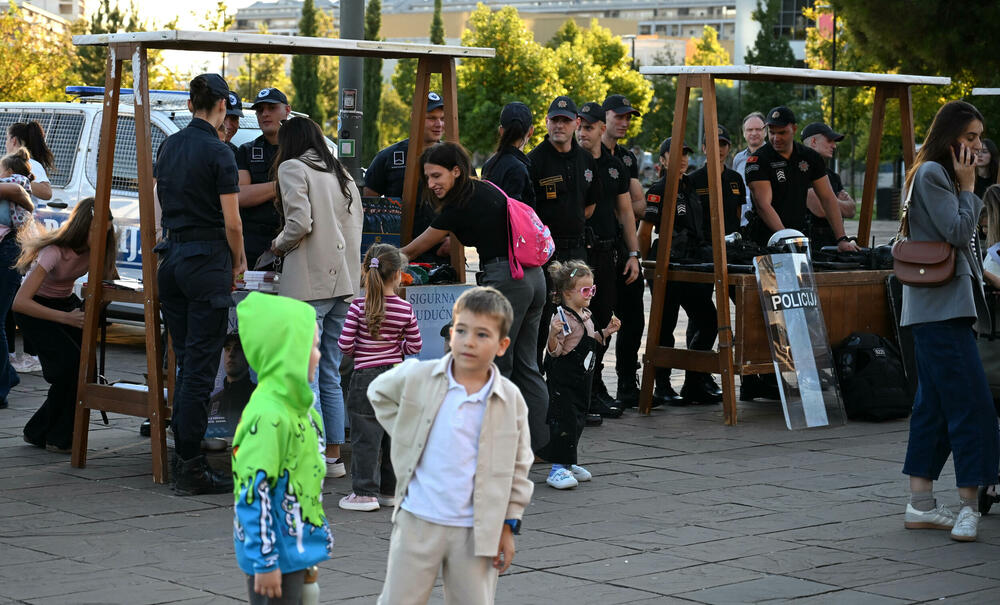 <p>Na događaju građanima predstavljena policijska oprema</p>