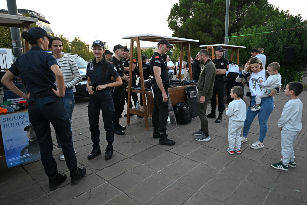<p>Na događaju građanima predstavljena policijska oprema</p>