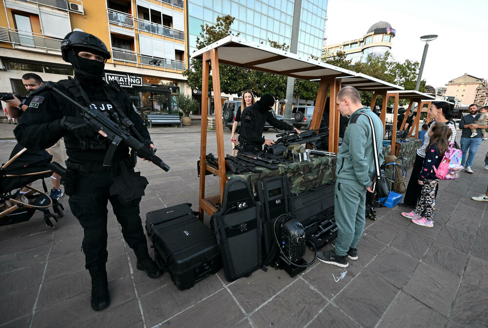 <p>Na događaju građanima predstavljena policijska oprema</p>