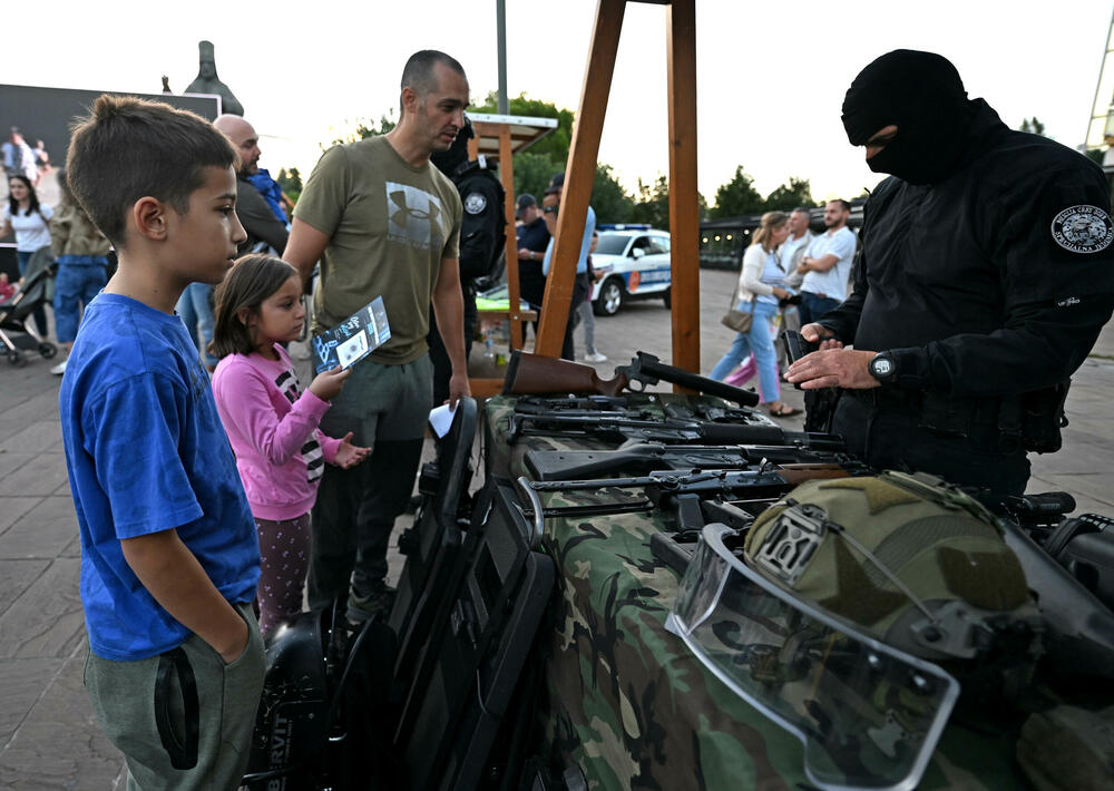 <p>Na događaju građanima predstavljena policijska oprema</p>