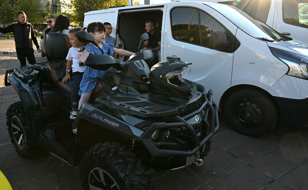 <p>Na događaju građanima predstavljena policijska oprema</p>