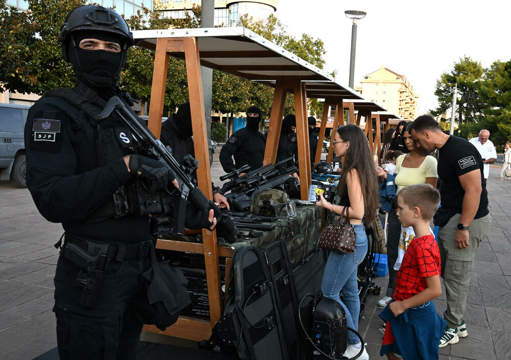 <p>Na događaju građanima predstavljena policijska oprema</p>