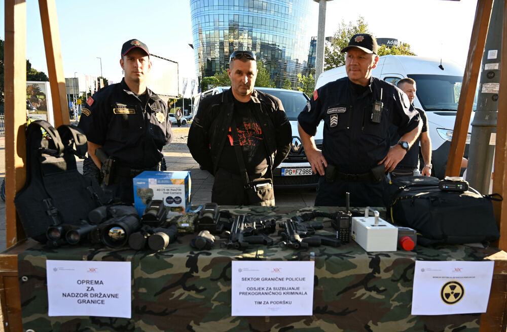 <p>Na događaju građanima predstavljena policijska oprema</p>