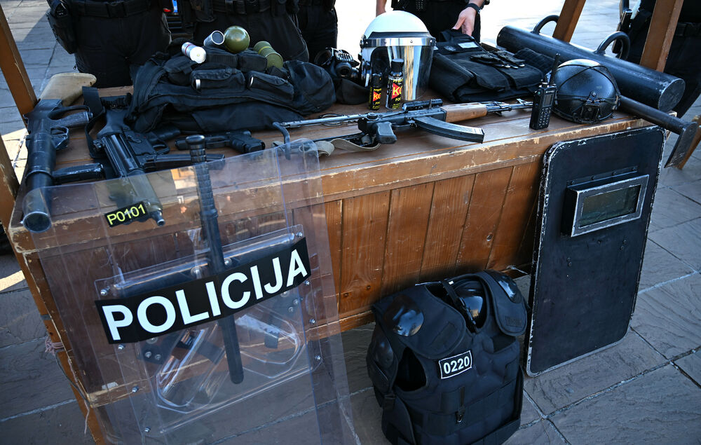 <p>Na događaju građanima predstavljena policijska oprema</p>
