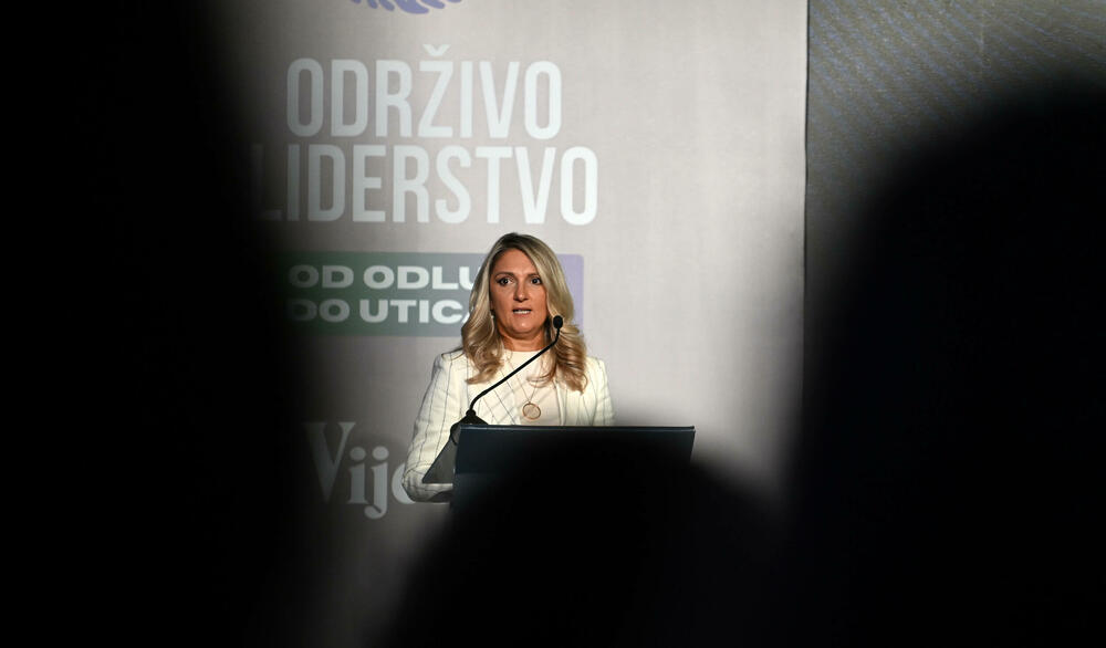 <p>Vijesti organizovale konferenciju koja je okupila okupiće predstavnike institucija, međunarodnih organizacija, poslovne, akademske i finansijske zajednice, civilnog sektora, kao i stručnjake iz oblasti održivog razvoja, energetike, investicija i ESG-a</p>
