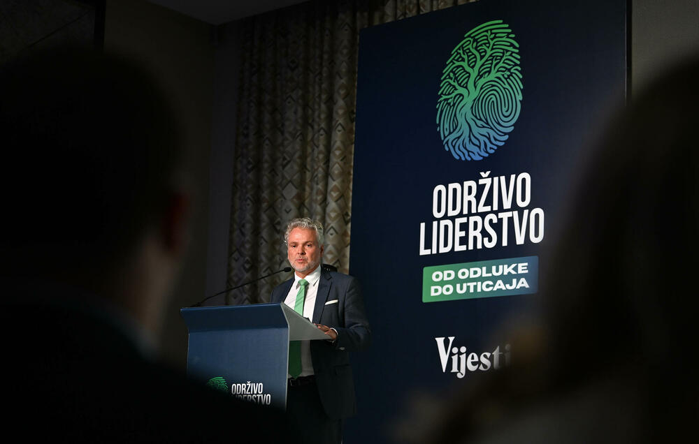 <p>Vijesti organizovale konferenciju koja je okupila okupiće predstavnike institucija, međunarodnih organizacija, poslovne, akademske i finansijske zajednice, civilnog sektora, kao i stručnjake iz oblasti održivog razvoja, energetike, investicija i ESG-a</p>