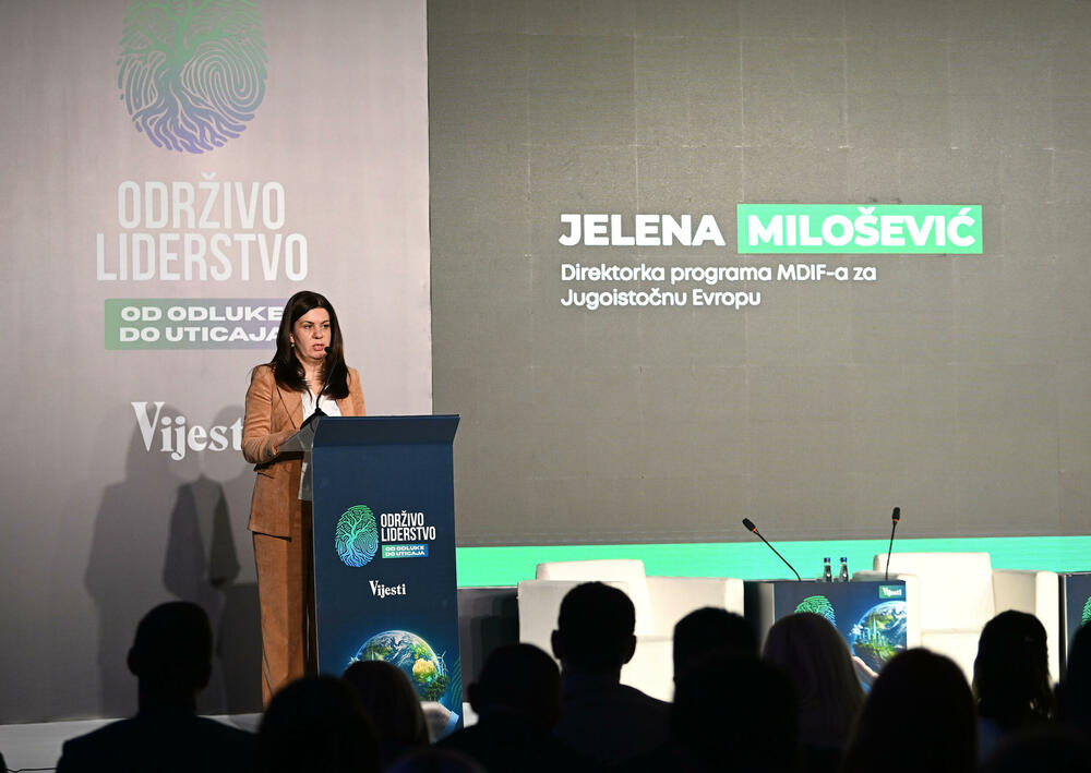 <p>Vijesti organizovale konferenciju koja je okupila okupiće predstavnike institucija, međunarodnih organizacija, poslovne, akademske i finansijske zajednice, civilnog sektora, kao i stručnjake iz oblasti održivog razvoja, energetike, investicija i ESG-a</p>