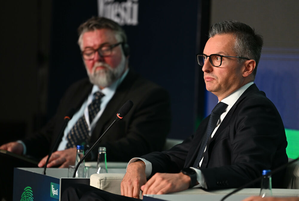 <p>Vijesti organizovale konferenciju koja je okupila okupiće predstavnike institucija, međunarodnih organizacija, poslovne, akademske i finansijske zajednice, civilnog sektora, kao i stručnjake iz oblasti održivog razvoja, energetike, investicija i ESG-a</p>
