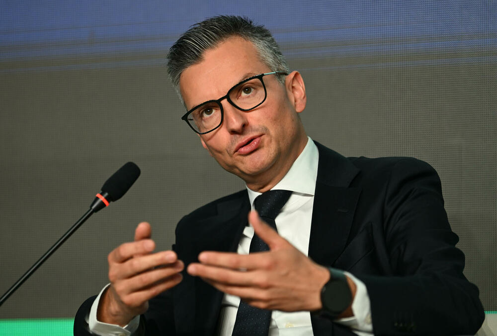 <p>Vijesti organizovale konferenciju koja je okupila okupiće predstavnike institucija, međunarodnih organizacija, poslovne, akademske i finansijske zajednice, civilnog sektora, kao i stručnjake iz oblasti održivog razvoja, energetike, investicija i ESG-a</p>