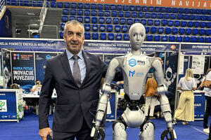 Mašinski fakultet dobio prvog humanoidnog robota u Crnoj Gori