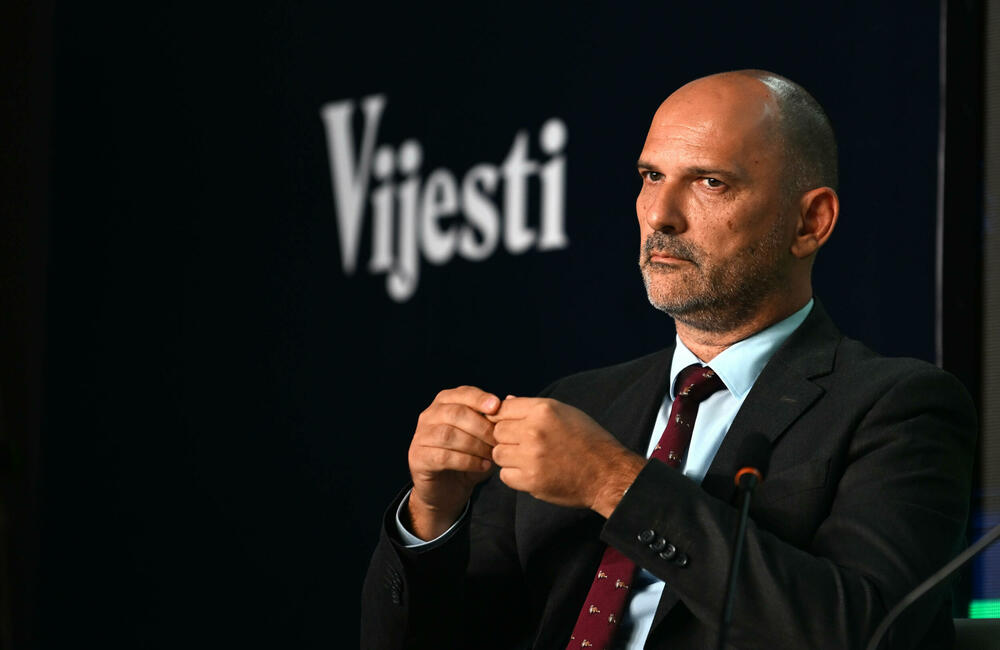 <p>Vijesti organizovale konferenciju koja je okupila okupiće predstavnike institucija, međunarodnih organizacija, poslovne, akademske i finansijske zajednice, civilnog sektora, kao i stručnjake iz oblasti održivog razvoja, energetike, investicija i ESG-a</p>