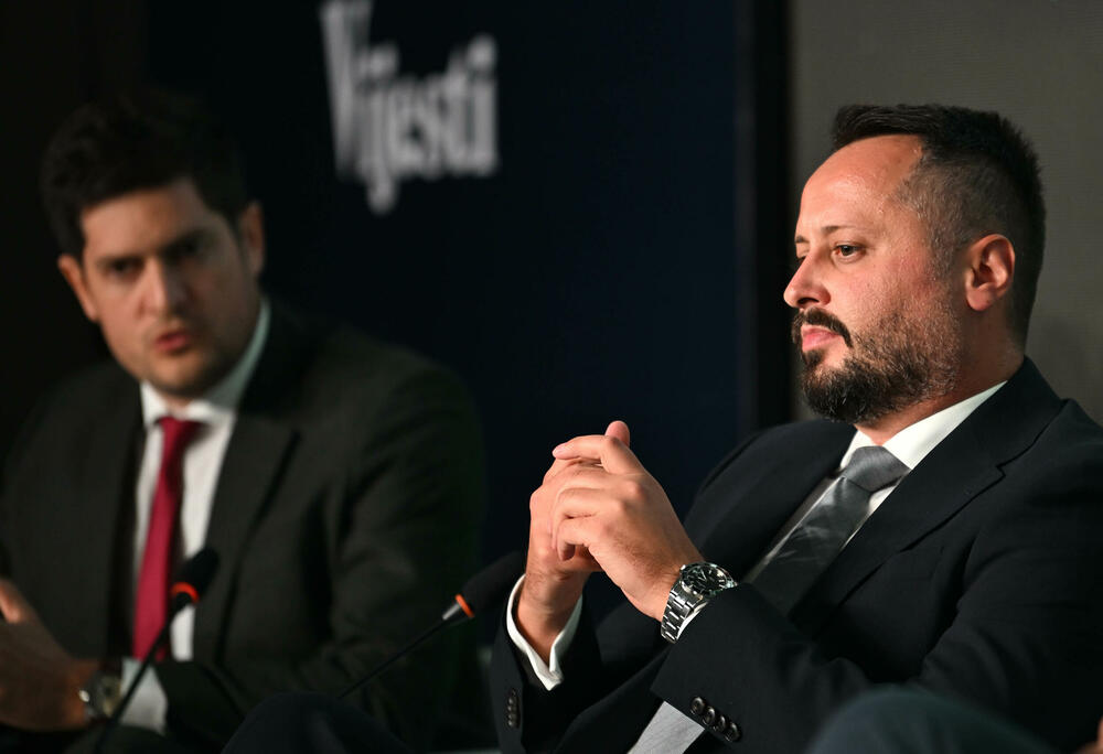 <p>Vijesti organizovale konferenciju koja je okupila okupiće predstavnike institucija, međunarodnih organizacija, poslovne, akademske i finansijske zajednice, civilnog sektora, kao i stručnjake iz oblasti održivog razvoja, energetike, investicija i ESG-a</p>
