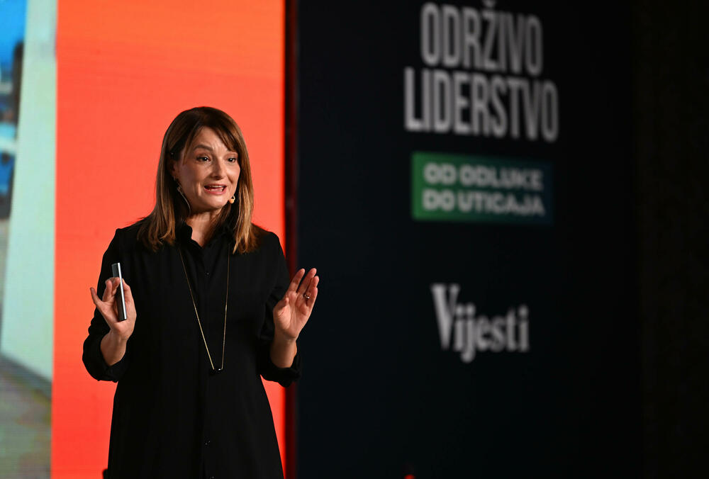 <p>Vijesti organizovale konferenciju koja je okupila okupiće predstavnike institucija, međunarodnih organizacija, poslovne, akademske i finansijske zajednice, civilnog sektora, kao i stručnjake iz oblasti održivog razvoja, energetike, investicija i ESG-a</p>