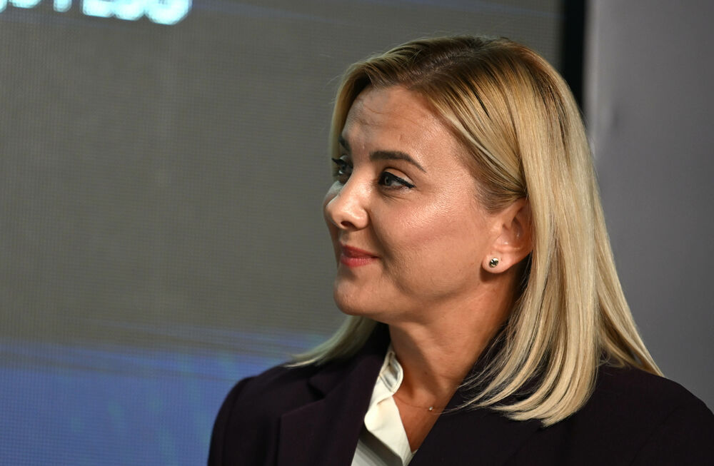 <p>Vijesti organizovale konferenciju koja je okupila okupiće predstavnike institucija, međunarodnih organizacija, poslovne, akademske i finansijske zajednice, civilnog sektora, kao i stručnjake iz oblasti održivog razvoja, energetike, investicija i ESG-a</p>