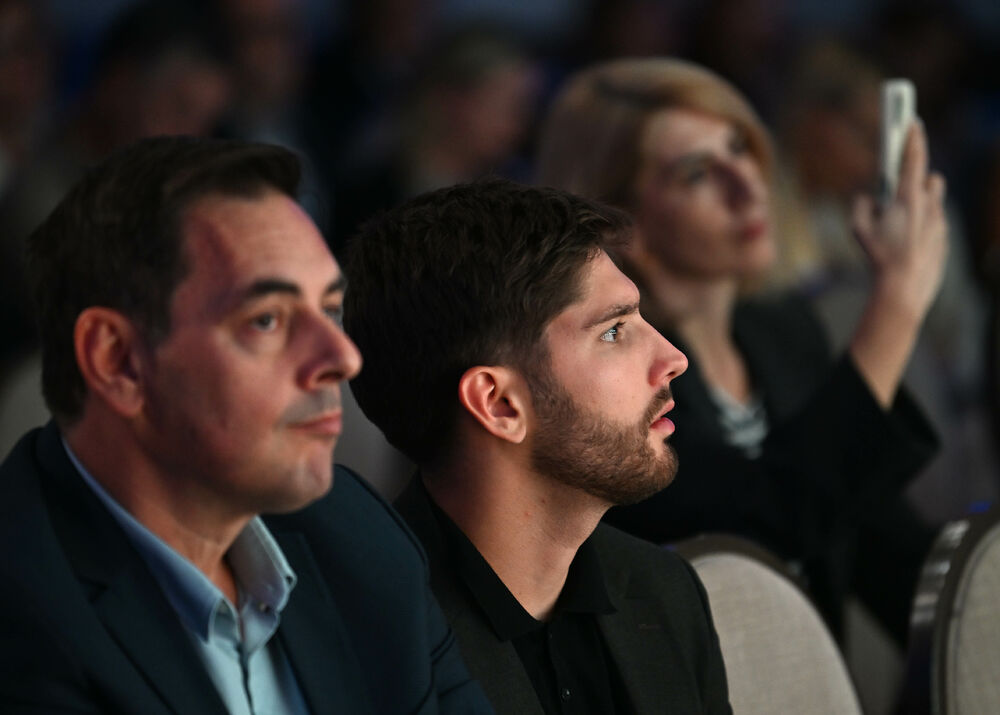 <p>Vijesti organizovale konferenciju koja je okupila okupiće predstavnike institucija, međunarodnih organizacija, poslovne, akademske i finansijske zajednice, civilnog sektora, kao i stručnjake iz oblasti održivog razvoja, energetike, investicija i ESG-a</p>