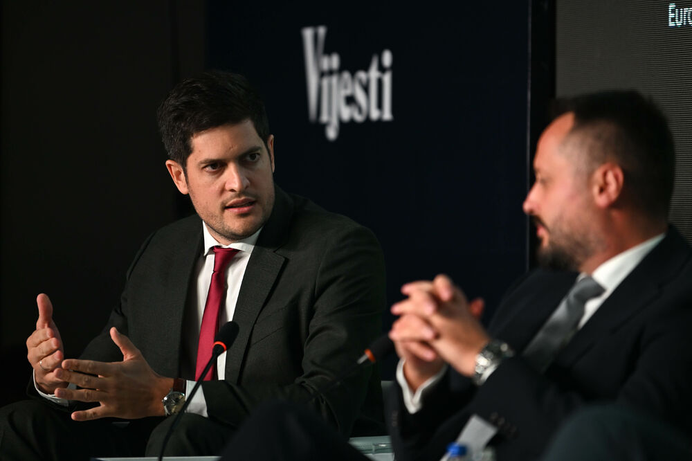 <p>Vijesti organizovale konferenciju koja je okupila okupiće predstavnike institucija, međunarodnih organizacija, poslovne, akademske i finansijske zajednice, civilnog sektora, kao i stručnjake iz oblasti održivog razvoja, energetike, investicija i ESG-a</p>