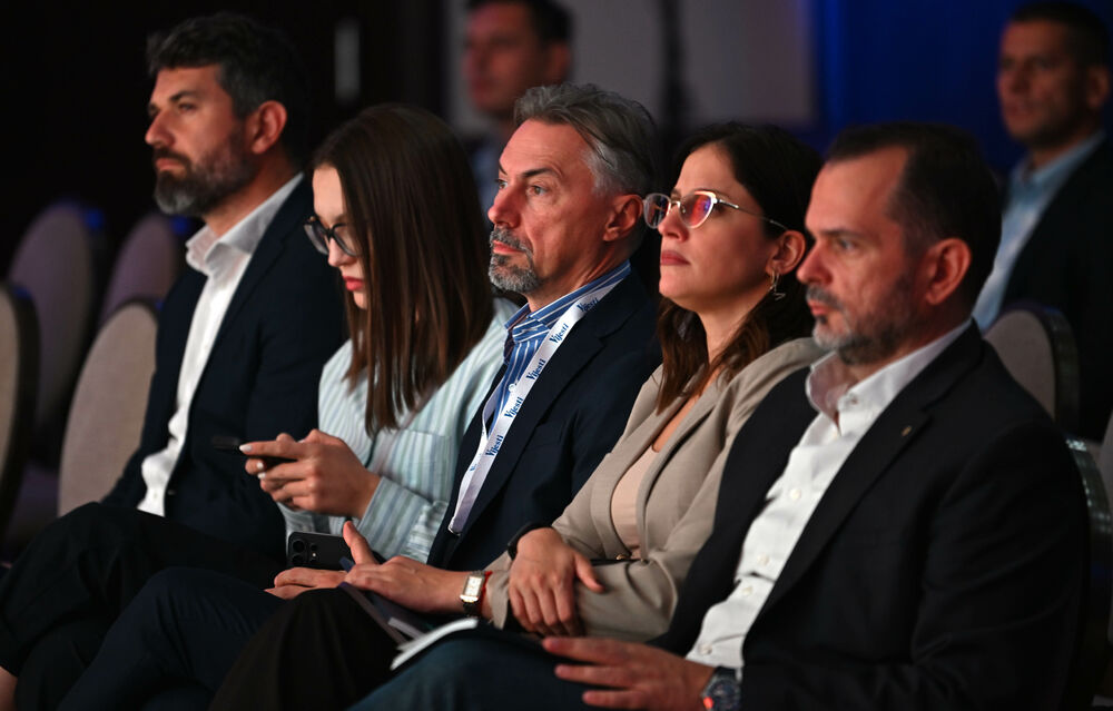 <p>Vijesti organizovale konferenciju koja je okupila okupiće predstavnike institucija, međunarodnih organizacija, poslovne, akademske i finansijske zajednice, civilnog sektora, kao i stručnjake iz oblasti održivog razvoja, energetike, investicija i ESG-a</p>