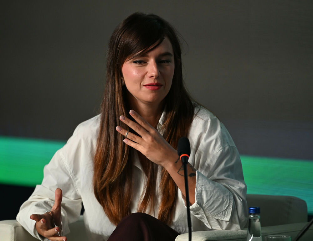 <p>Vijesti organizovale konferenciju koja je okupila okupiće predstavnike institucija, međunarodnih organizacija, poslovne, akademske i finansijske zajednice, civilnog sektora, kao i stručnjake iz oblasti održivog razvoja, energetike, investicija i ESG-a</p>
