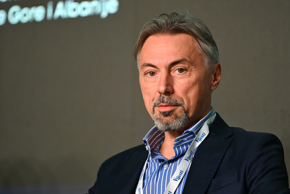 <p>Vijesti organizovale konferenciju koja je okupila okupiće predstavnike institucija, međunarodnih organizacija, poslovne, akademske i finansijske zajednice, civilnog sektora, kao i stručnjake iz oblasti održivog razvoja, energetike, investicija i ESG-a</p>