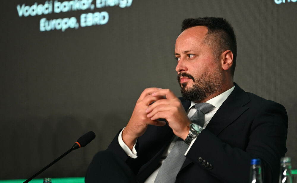 <p>Vijesti organizovale konferenciju koja je okupila okupiće predstavnike institucija, međunarodnih organizacija, poslovne, akademske i finansijske zajednice, civilnog sektora, kao i stručnjake iz oblasti održivog razvoja, energetike, investicija i ESG-a</p>