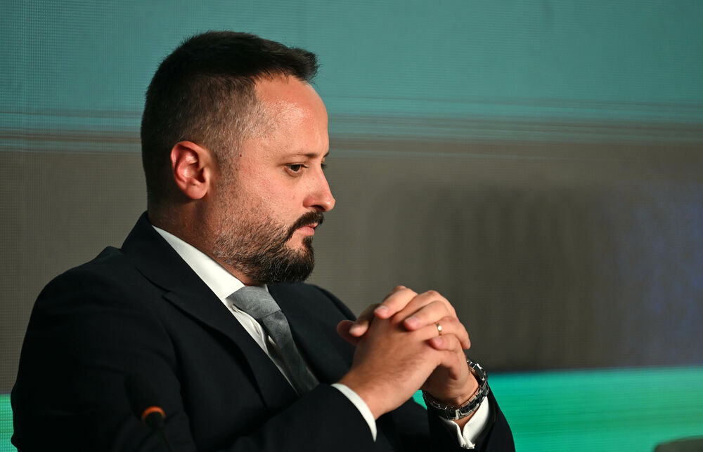 <p>Vijesti organizovale konferenciju koja je okupila okupiće predstavnike institucija, međunarodnih organizacija, poslovne, akademske i finansijske zajednice, civilnog sektora, kao i stručnjake iz oblasti održivog razvoja, energetike, investicija i ESG-a</p>