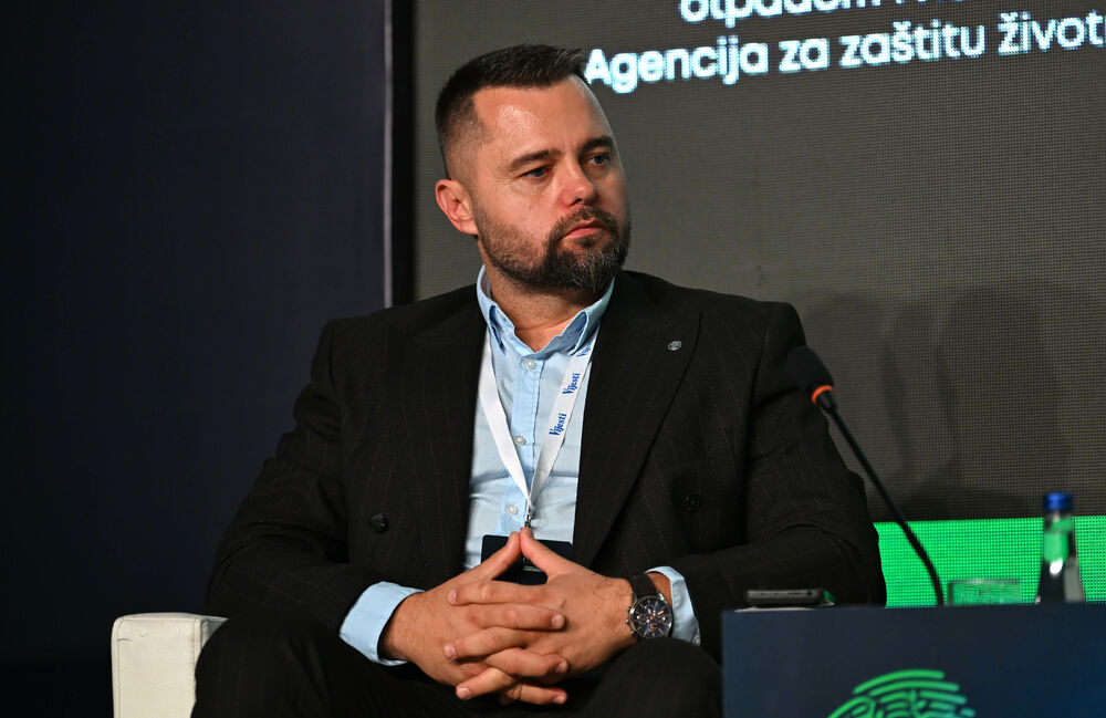 <p>Vijesti organizovale konferenciju koja je okupila okupiće predstavnike institucija, međunarodnih organizacija, poslovne, akademske i finansijske zajednice, civilnog sektora, kao i stručnjake iz oblasti održivog razvoja, energetike, investicija i ESG-a</p>