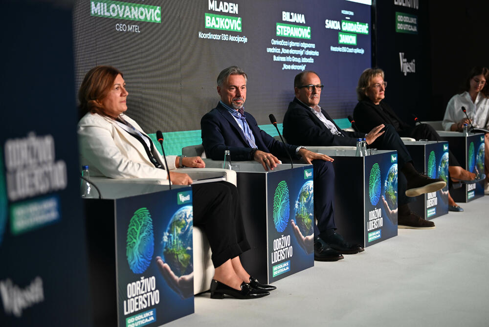 <p>Vijesti organizovale konferenciju koja je okupila okupiće predstavnike institucija, međunarodnih organizacija, poslovne, akademske i finansijske zajednice, civilnog sektora, kao i stručnjake iz oblasti održivog razvoja, energetike, investicija i ESG-a</p>