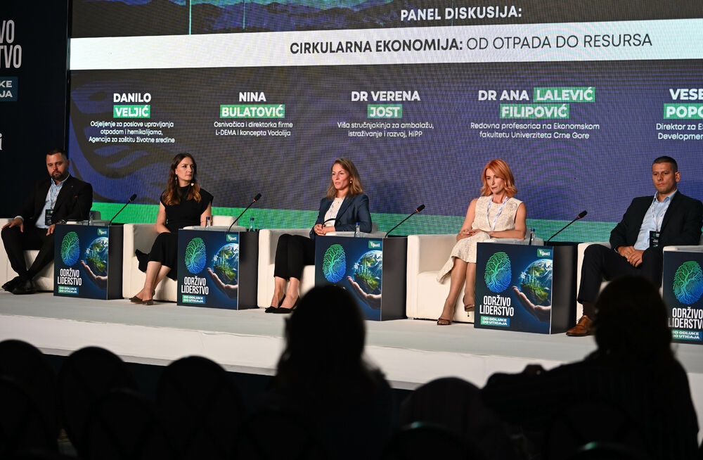 <p>Vijesti organizovale konferenciju koja je okupila okupiće predstavnike institucija, međunarodnih organizacija, poslovne, akademske i finansijske zajednice, civilnog sektora, kao i stručnjake iz oblasti održivog razvoja, energetike, investicija i ESG-a</p>