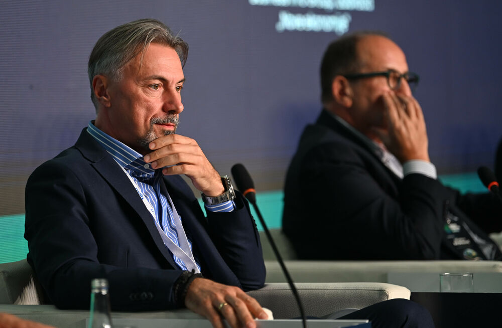 <p>Vijesti organizovale konferenciju koja je okupila okupiće predstavnike institucija, međunarodnih organizacija, poslovne, akademske i finansijske zajednice, civilnog sektora, kao i stručnjake iz oblasti održivog razvoja, energetike, investicija i ESG-a</p>