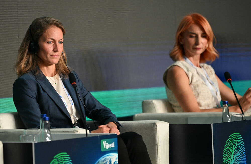 <p>Vijesti organizovale konferenciju koja je okupila okupiće predstavnike institucija, međunarodnih organizacija, poslovne, akademske i finansijske zajednice, civilnog sektora, kao i stručnjake iz oblasti održivog razvoja, energetike, investicija i ESG-a</p>