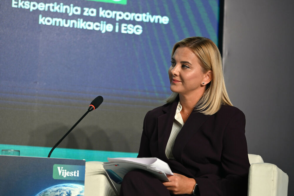 <p>Vijesti organizovale konferenciju koja je okupila okupiće predstavnike institucija, međunarodnih organizacija, poslovne, akademske i finansijske zajednice, civilnog sektora, kao i stručnjake iz oblasti održivog razvoja, energetike, investicija i ESG-a</p>