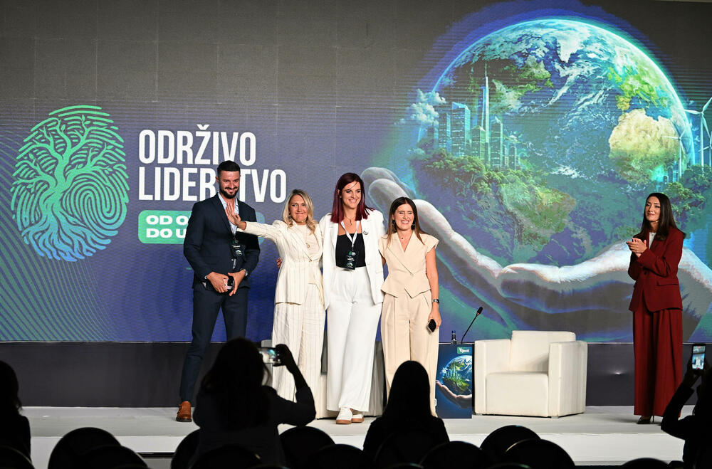 <p>Vijesti organizovale konferenciju koja je okupila okupiće predstavnike institucija, međunarodnih organizacija, poslovne, akademske i finansijske zajednice, civilnog sektora, kao i stručnjake iz oblasti održivog razvoja, energetike, investicija i ESG-a</p>