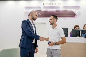 One obilježio dolazak nove generacije iPhone-a druženjem sa...