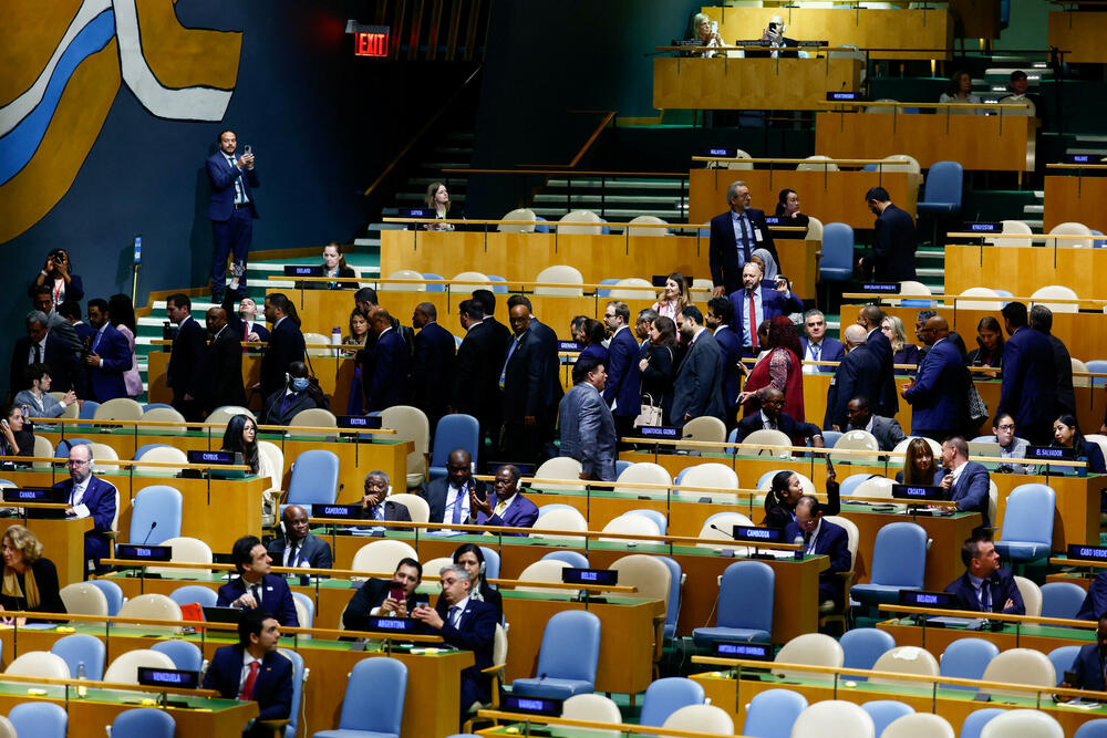 Izlazak brojnih delegata tokom Netanjahuovog govora